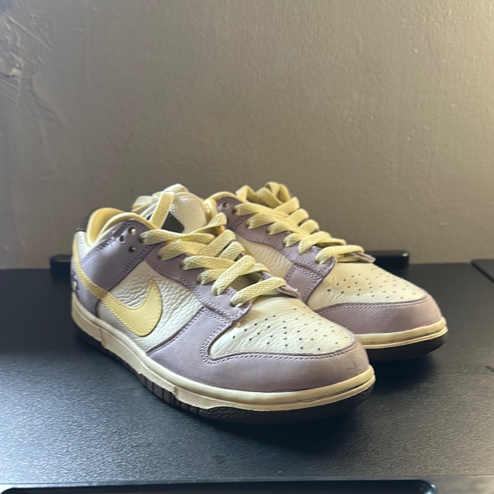 Nike Lavender and Cream Sneakers
